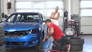 Stacked MILF wants to eat his sweaty ass before sex