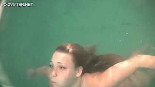 Slightly hairy girl Olga Kukuruzina masturbates in the pool