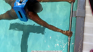 Flashing in the Second Hand Shop 01 & Learning to Swim, Lesson 02