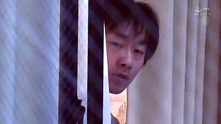 05196 Opposite married woman