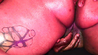 Big Clit BBW Receives Sensual Massage