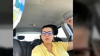 xruiva show her pregnancy bra