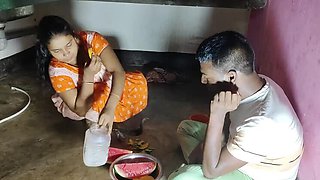 Hot Village Bhabhi Kitchen Sex with Stranger - Desi Homemade XXX