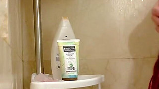 Fucked My Plumpy Wifey Under the Shower