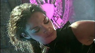 Amateur Foot Fetish Girlfriend Sucks and gives a Footjob