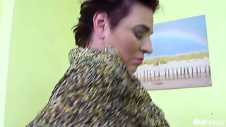 Solo Curvy Mature Czech MILF With Toy - OLDNANNY