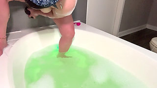 Big Ass White Girl Plays with BBC Toy in Bath