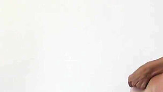 Mistress Dyanna Slap the Slave's Head!