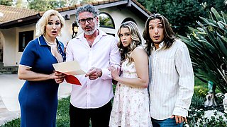 Voluptuous Ryan Keely and Chloe Rose's face fucking smut