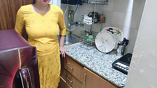 I Find My Horny Step Mom in the Kitchen - Porn in Hindi