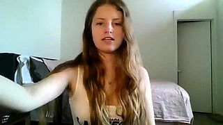 Brunette Couch Webcam Solo Fun Masturbating