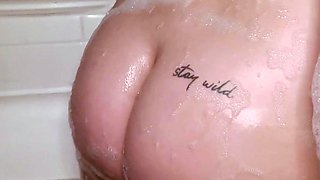 Amateur redhead fully nude on bed and masturbating