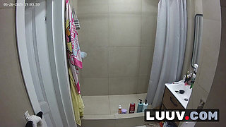 LUUV. Grossy films her pre-date ritual, knowing her boyfriend loves her natural scent after she showers