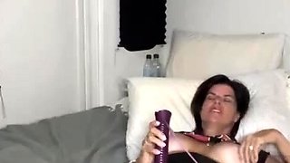 Love Chat Big Boobs Brunette Masturbating For Cam