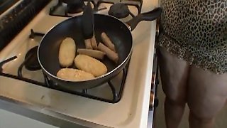 BBW mom kitchen suprise