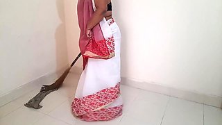 (tamil Maid Ki Jabardast Chudai Malik Ke Beta) Indian Maid Fucked By The Owners Son While Sweeping House - Part 2