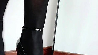 Which Heels Look Best? Black Nylon