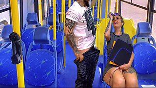 Casal Dna And Fernando Soares - Acochei A Minha Vizinha Ninfeta Vindo Da Escola Dentro Do Onibus Publico Safada Nao Conseguiu Resistir E Caiu D Boca Na Minha Rola Ali Mesmo( Completo No Sheer E Red) 5 Min