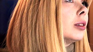 Hot amateur blonde pregnant toying her pussy solo