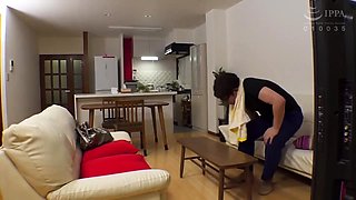 Amateur asian enjoys hardcore fuck in france