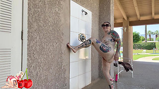 Shaking My Ass & Showering Naked at the Public Pool