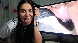 Cute amateur webcam teen girl toying pussy on webcam