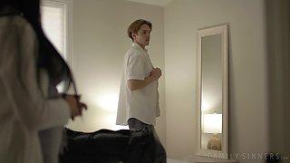 Gorgeous brunette MILF sex mind-blowing video