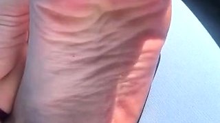 Amateur Foot Fetish Girlfriend Sucks and gives a Footjob