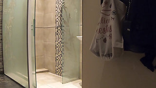 Sex in the shower with a mature Uruguayan woman