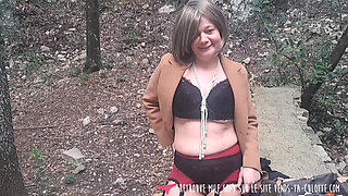 Vends-ta-culotte - French amateur MILF shows off outdoors and sucks a stranger's cock