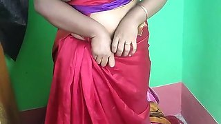 Bengali Boudi In Desi Strips In Sharee And Fucking With Cucumber