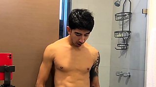 I take a bath with my friend's slut and she sucks me until