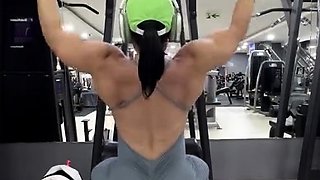 Urine fetish babe masturbates in her pee