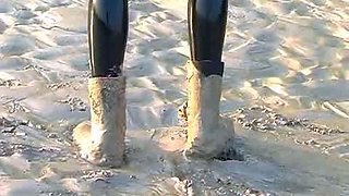 Amateur super hot brunette masturbating 3 mp4