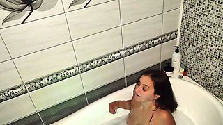 Naked Stepmom in the Foam of the Jacuzzi Seduced Her Stepson, Despite His Lateness for Work!