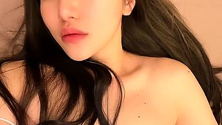 Close up amateur beauty uses her toy to masturbates