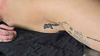 Goth Gives Quick and Efficient Blowjob