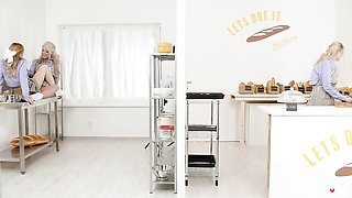 Mini and Miss's fingering porn