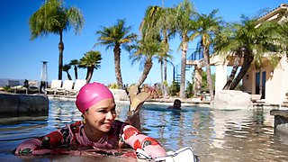 Scarlett Alexis enjoys outdoor sex with her boyfriend