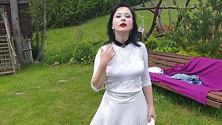 Wanilianna Solo Mature Mom Jerking Off Her Muff in Garden Outdoor HD