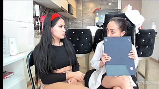 CamGirl S4ra fun plays with doctor
