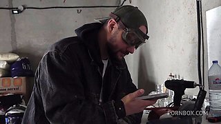 The Return Of Bella Grey - Anal Fisting By Valter Karo