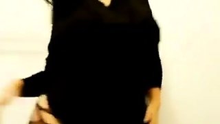 Arab Asian Girl Twerking on Webcam with a Big Booty