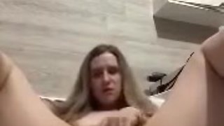 Bbw Model Gets Comfy And Bust Her Pussy Wide Open And Rub Her Clit In Her Bath Room - Sex Cam