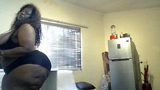 SSBBW MILF Stripteasing