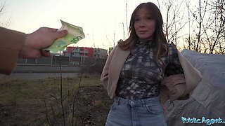 A brunette slut gives up her pussy in exchange for money