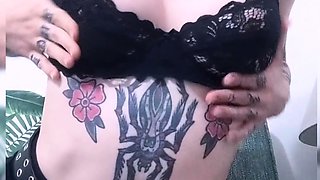 Blonde solo jerking off