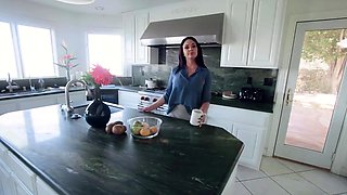 PervMom-Stepmom Teaches Stepson How To Please A Woman