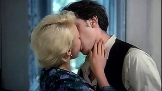 Blonde is flashing her big boobs in the outdoors