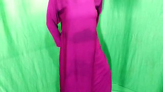 Desi Housewife Blows Stepbrother at Night - Married Indian Aunty Fuck